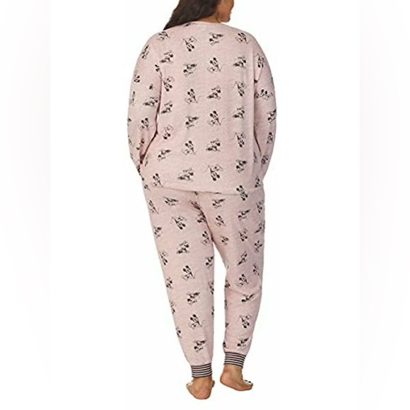 Minnie Mouse Pajamas 💕 - Picture 3 of 7